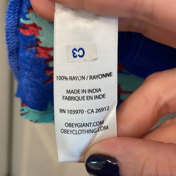 Obey button down shirt size XS. - Picture 3 of 4